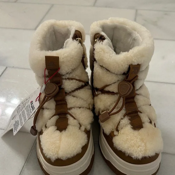 Pajar Cream and Brown Shearling Janie Boots - Picture 5 of 6